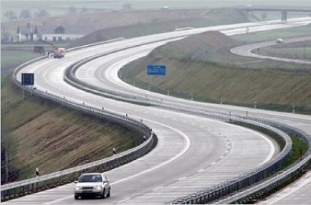 Marţi se scot la licitaţie noi autostrăzi de 1 miliard de euro